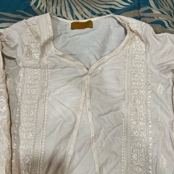 White cream sana Safinaz Kurta beautiful embroidery. - Picture 4 of 5